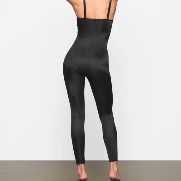 SKIMS Black Catsuit (M) - Picture 2 of 6
